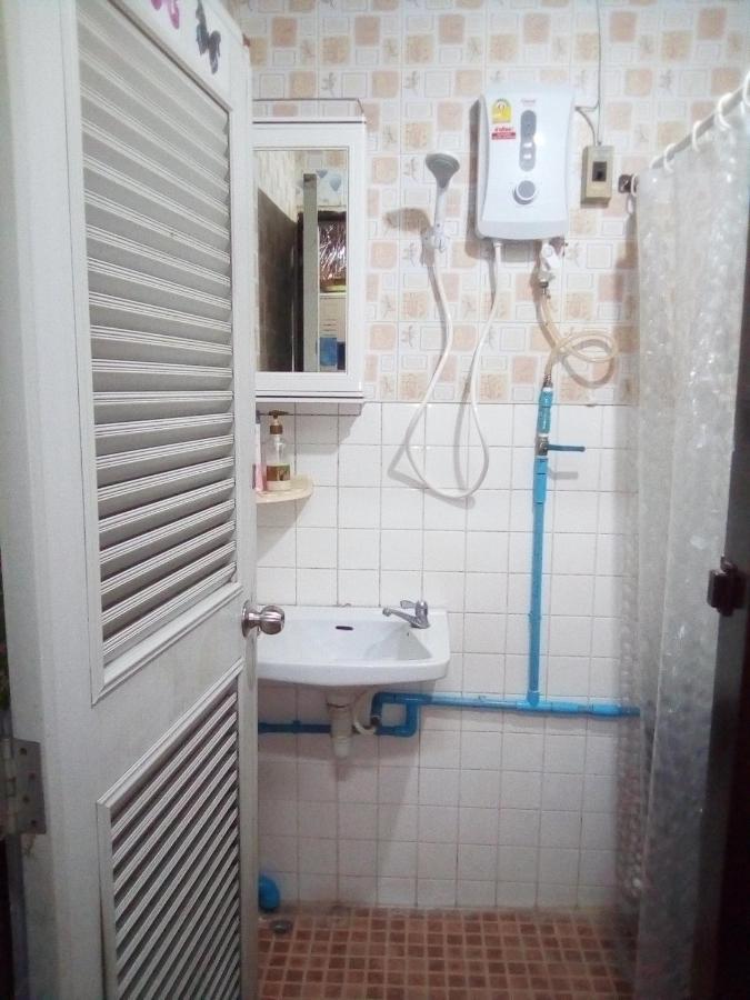 Ban Kru Ae Mixed Dorm Bed & Breakfast Bangkok Exterior photo