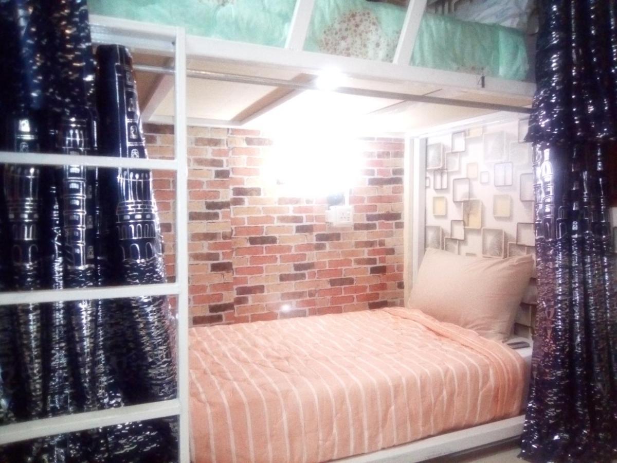 Ban Kru Ae Mixed Dorm Bed & Breakfast Bangkok Exterior photo